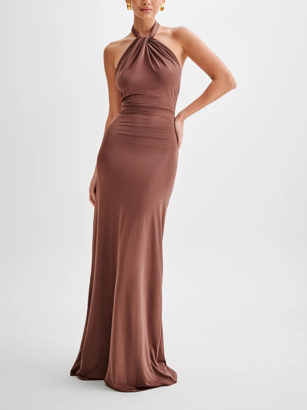 Alicja - Elegancka Sukienka Halter w Ciepłych Barwach