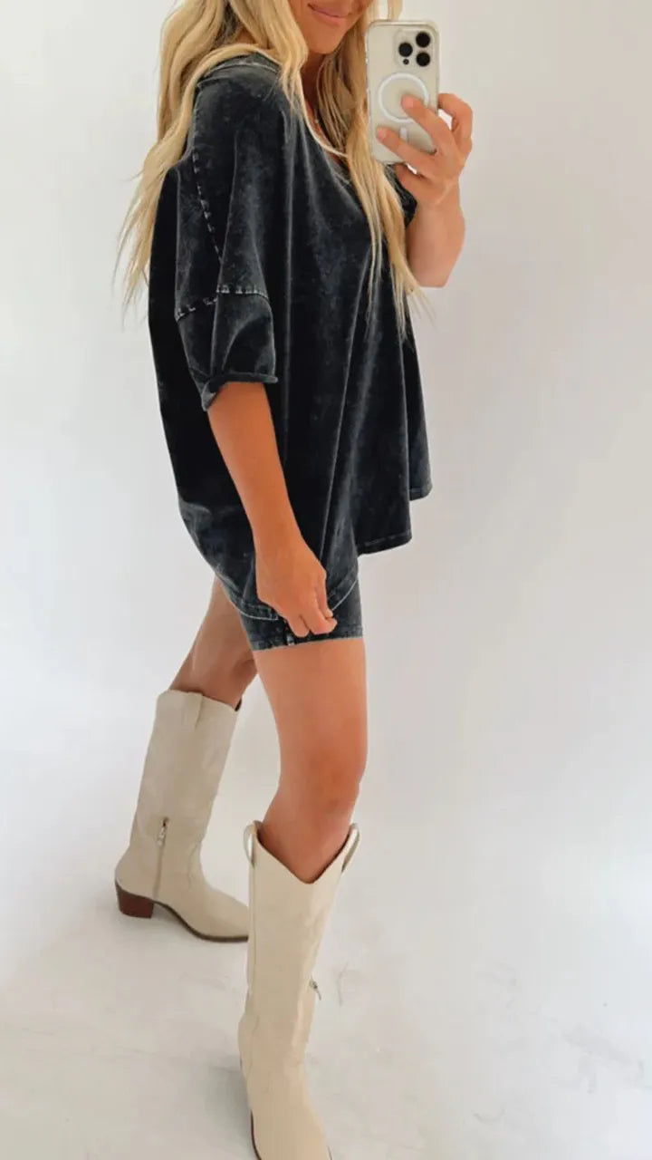 Maja – Oversize'owa koszulka i spodenki