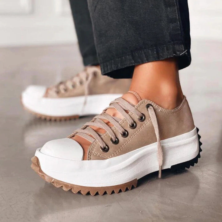 Beżowe Sneakersy na Platformie z Gwiazdkowym Obcasem - Stylowe Buty Damskie z Grubą Podeszwą