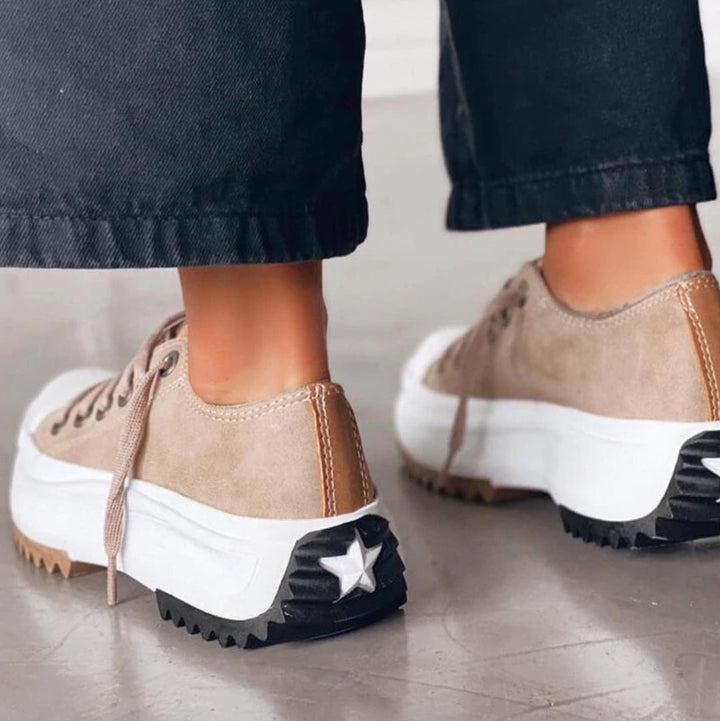 Beżowe Sneakersy na Platformie z Gwiazdkowym Obcasem - Stylowe Buty Damskie z Grubą Podeszwą