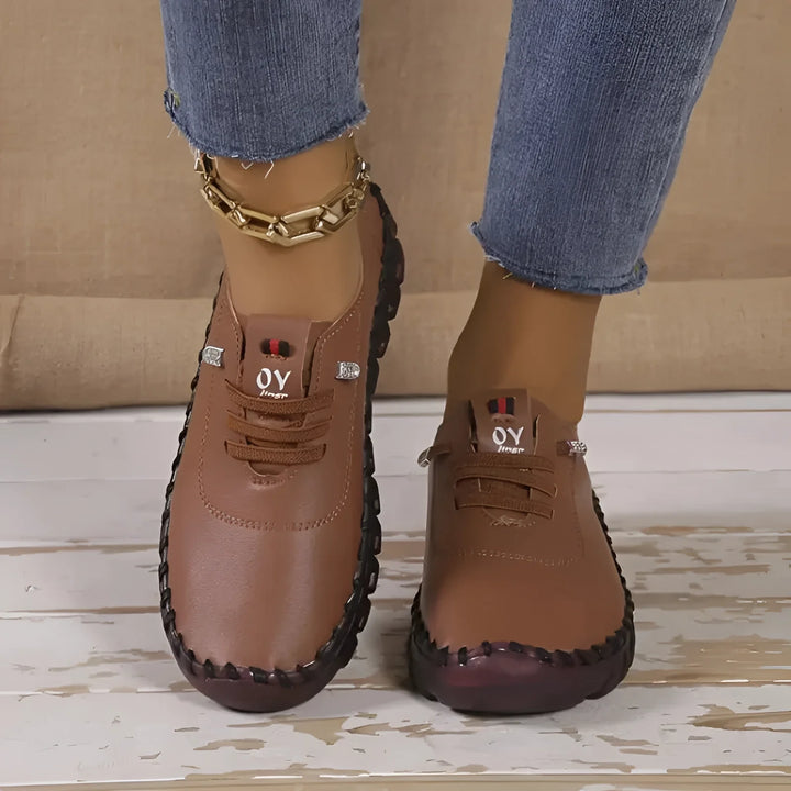 Brązowe Mokasyny Skórzane z Łańcuchem - Eleganckie Damskie Buty na Co Dzień