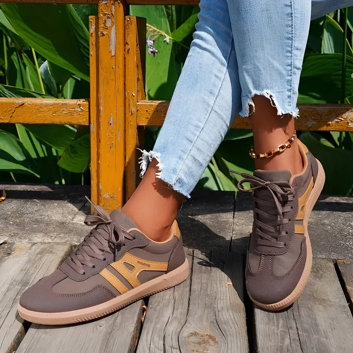 Oliwia – Klasyczne Czarne Sneakersy