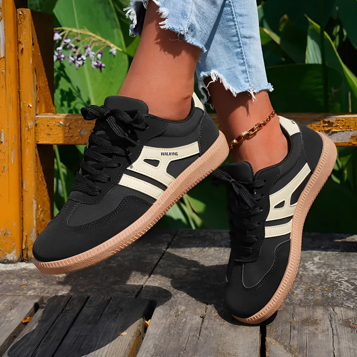 Oliwia – Klasyczne Czarne Sneakersy