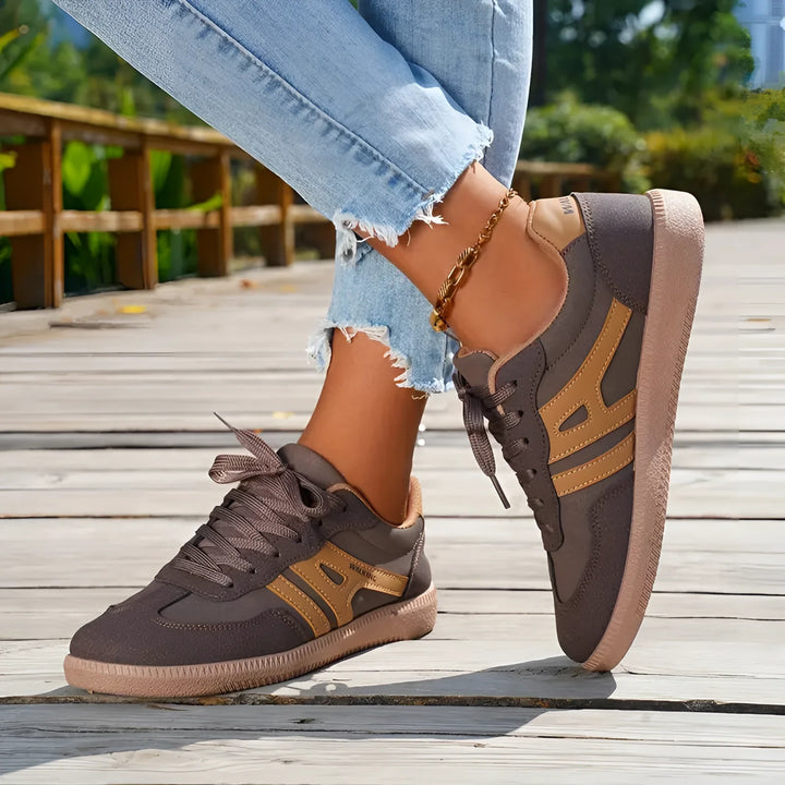 Oliwia – Klasyczne Czarne Sneakersy