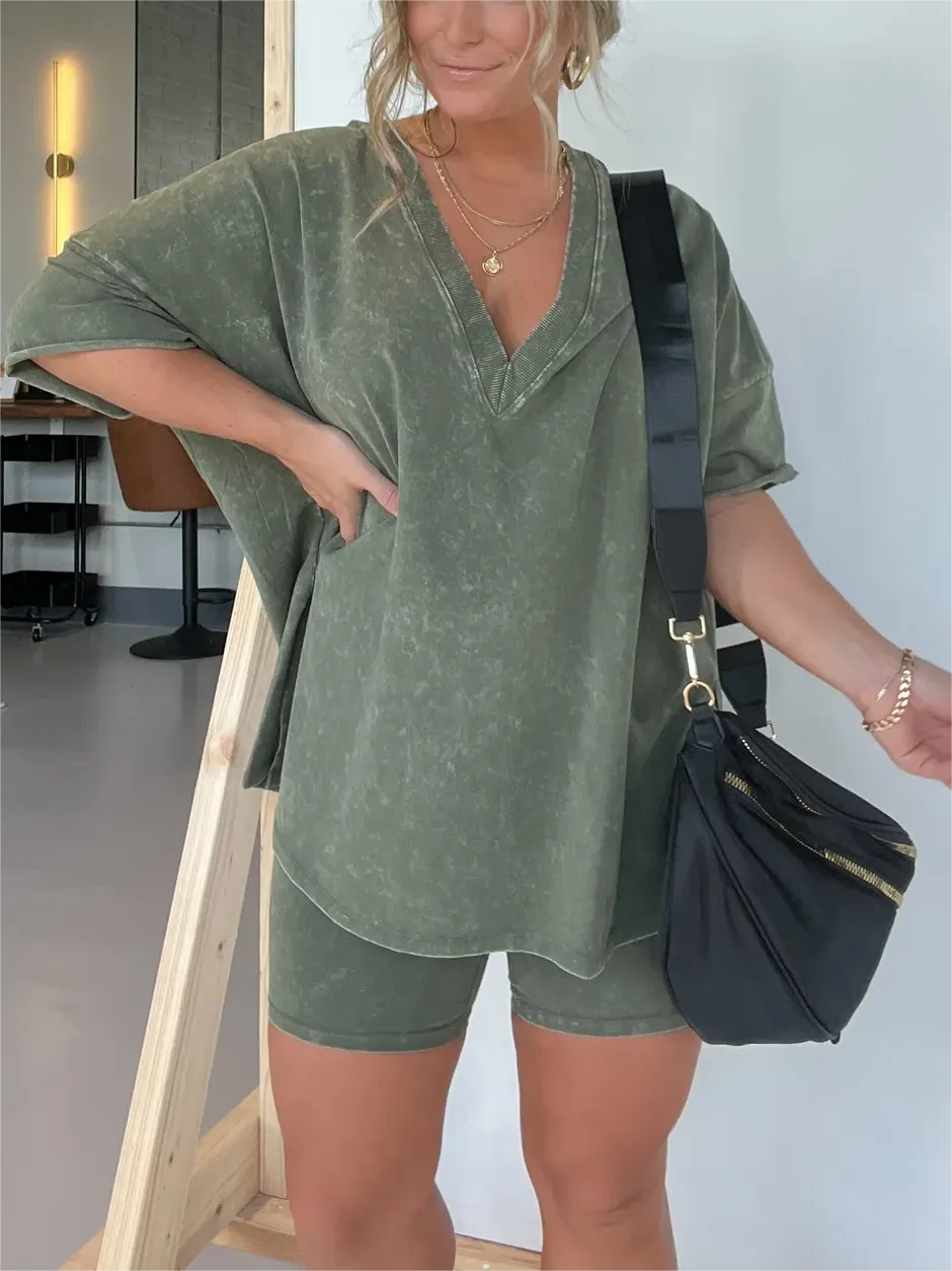Maja – Oversize'owa koszulka i spodenki