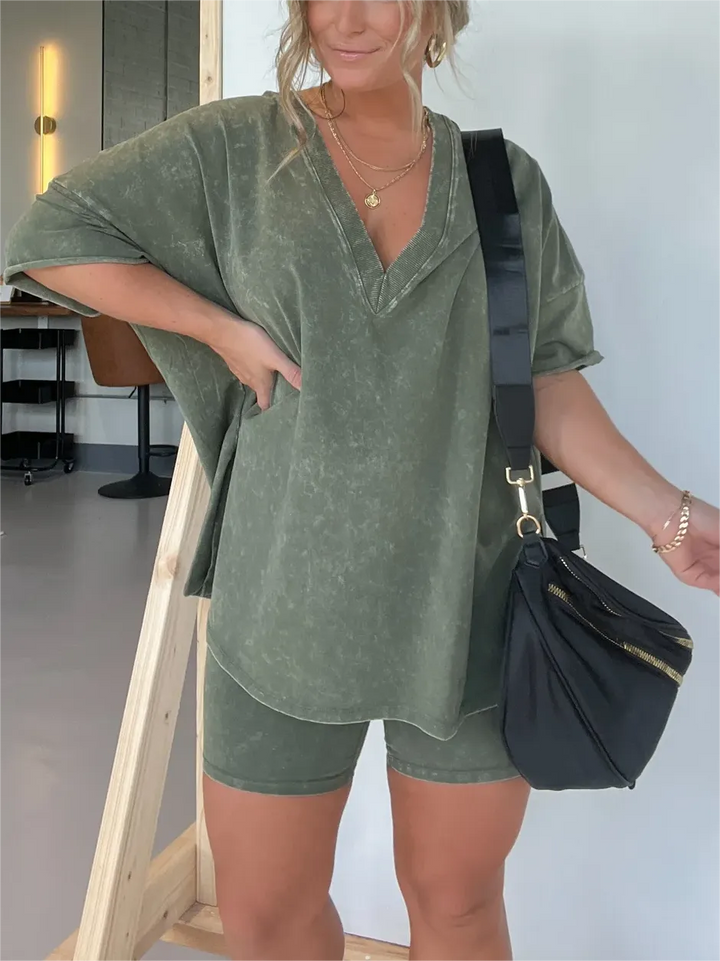 Maja – Oversize'owa koszulka i spodenki